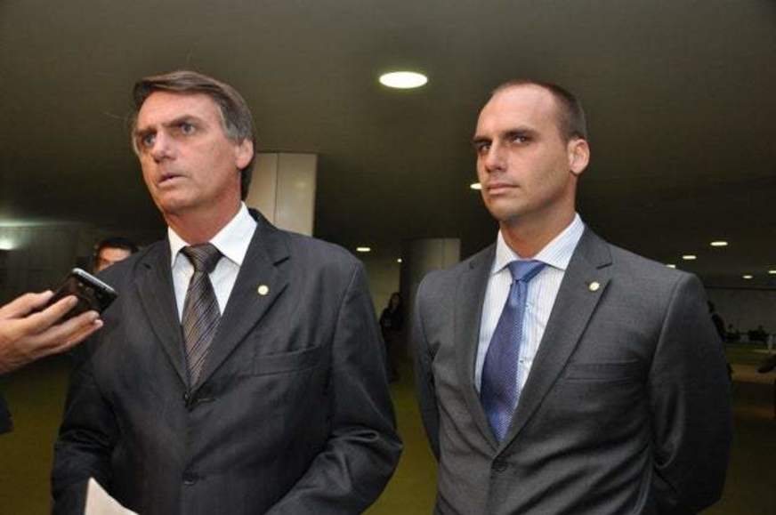 Bolsonaro defende filho como embaixador nos Estados Unidos