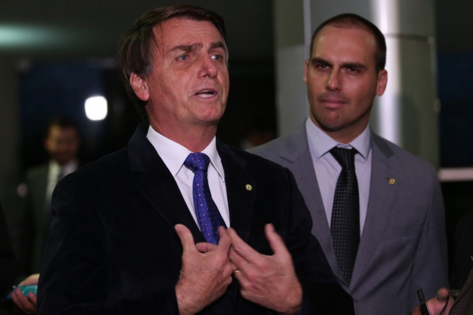 Bolsonaro diz não ver nepotismo em escolha