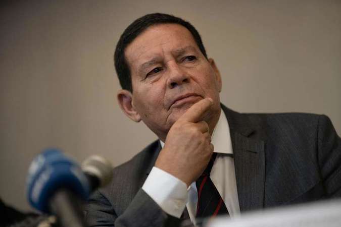 Mourão defende reforma que acabe com ‘sopa de letras’ partidária