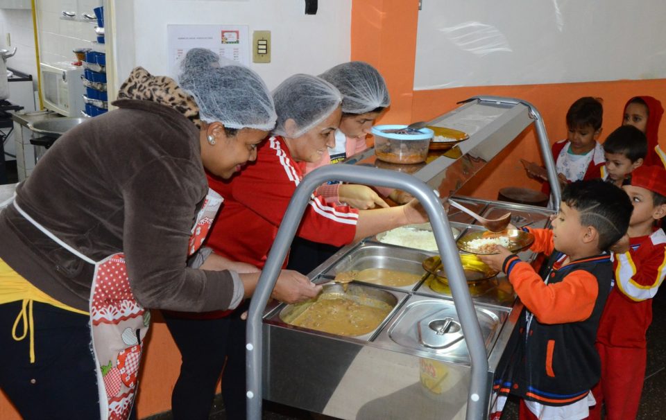 Marília melhora a qualidade da merenda escolar e diminui os custos