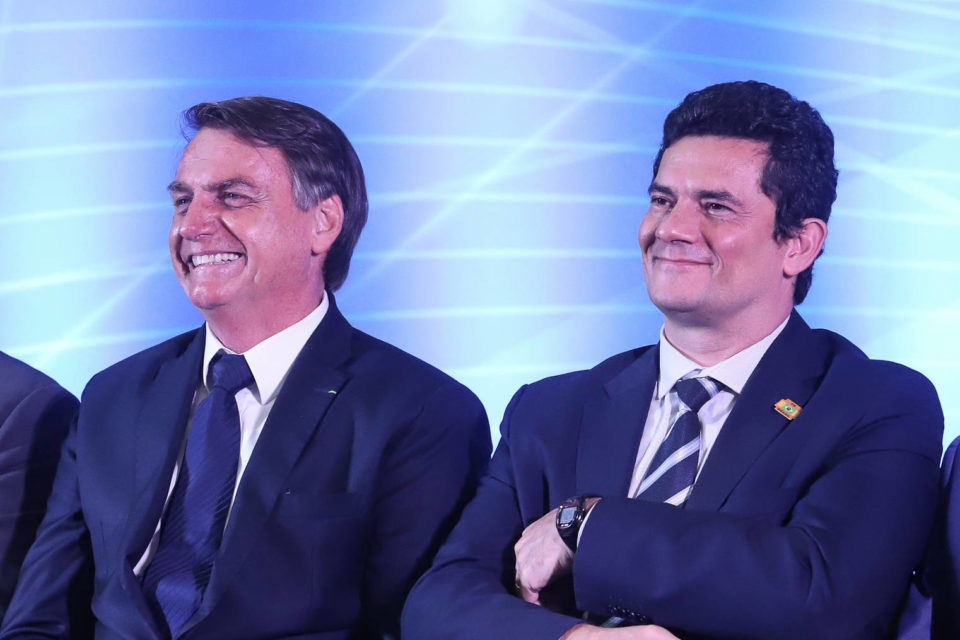 No Twitter, críticas a Moro e a Bolsonaro