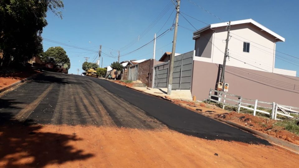 Prefeitura deve concluir hoje pavimentação da rua José Muller