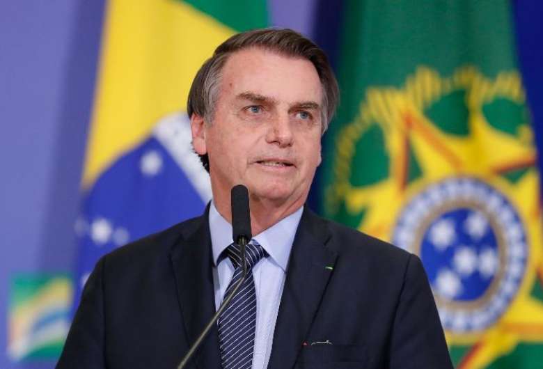 Bolsonaro sofre pressão para vetar lei de abuso