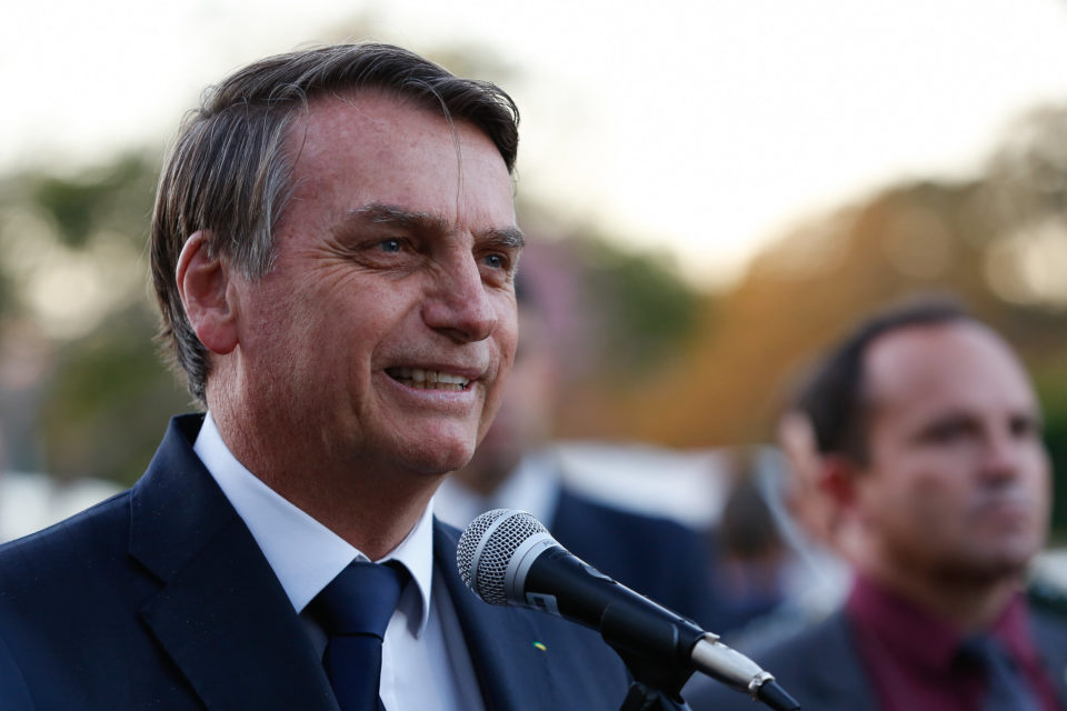 Bolsonaro descarta possibilidade de estabelecer taxas para igrejas