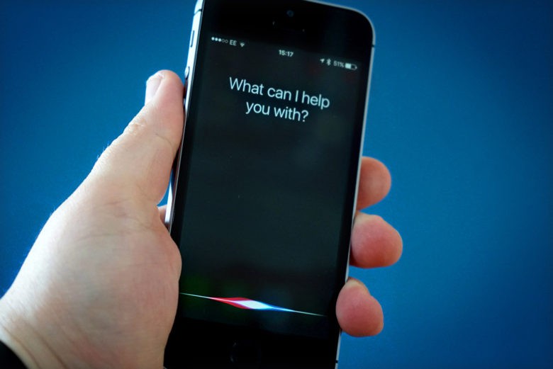 Apple suspende prática de escutar áudios de usuários da Siri
