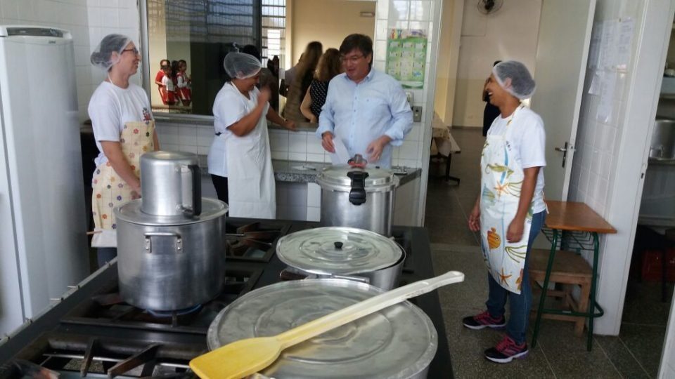 Decisão judicial muda rumo de licitação da merenda em Marília