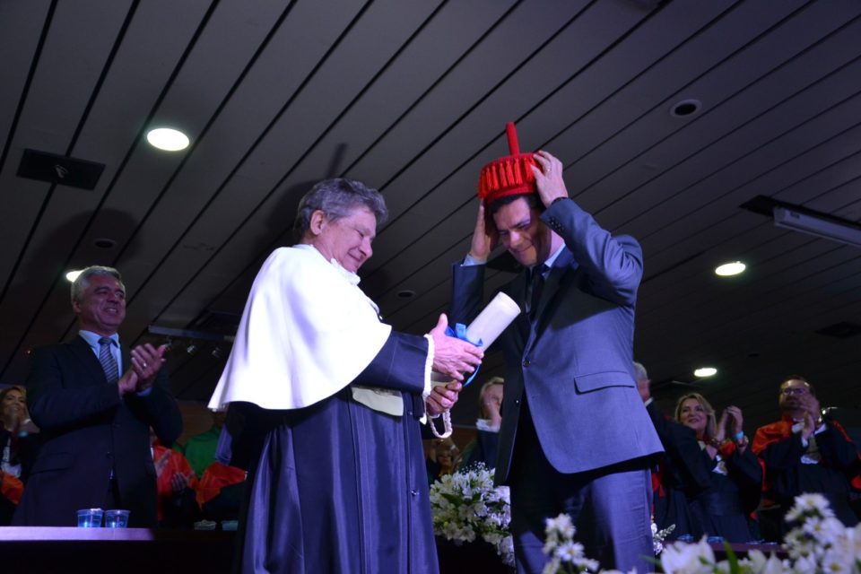 Unimar confere título de doutor honoris causa a ministro Sergio Moro