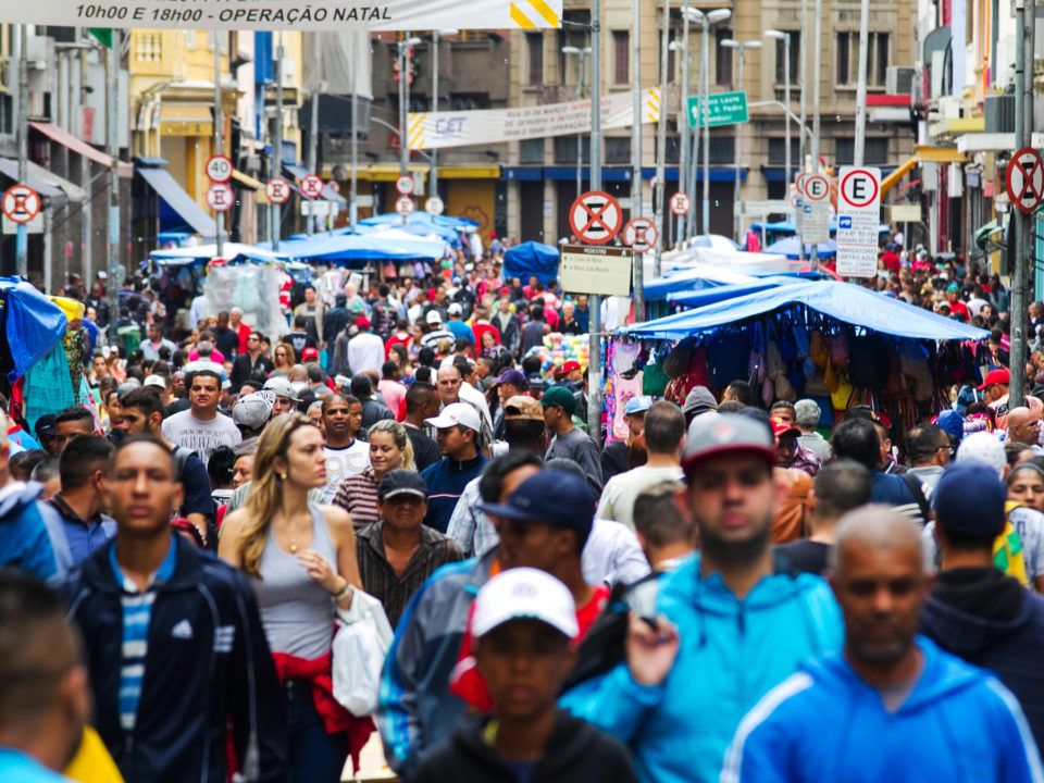 Brasil tem mais de 210 milhões de habitantes, aponta IBGE