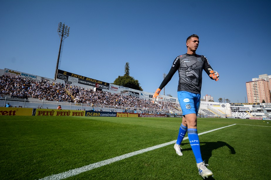 Ivan, da Ponte, descobre em avião que foi convocado a seleção