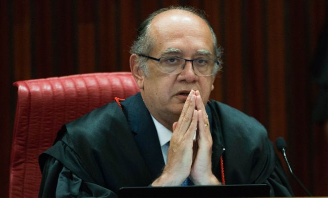 Defesa pede a Gilmar Mendes que suspenda transferência de Lula