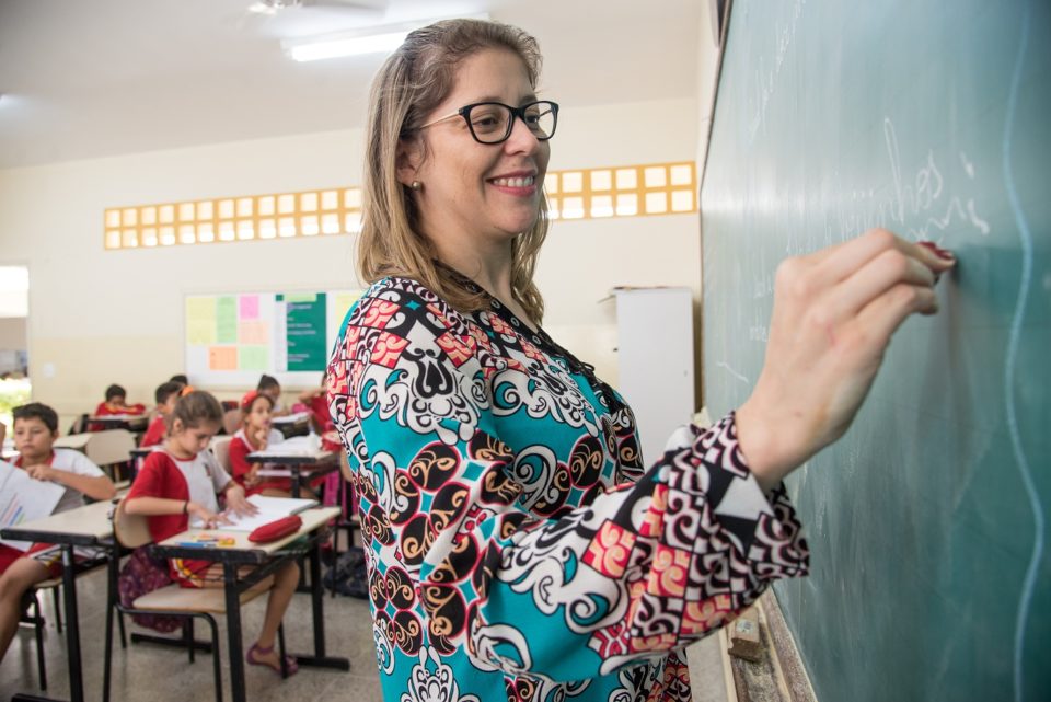 Servidores municipais de Marília terão pós-graduação pela Unesp