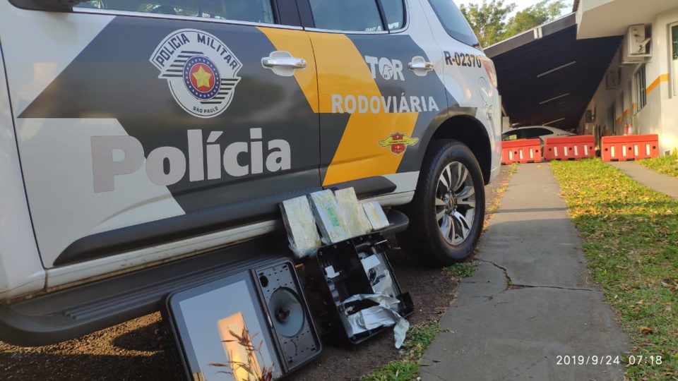 Boliviano é preso com cocaína escondida em caixa de som