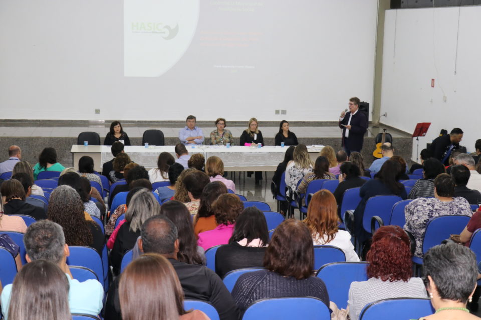 Conferência de Assistência Social reúne 200 pessoas na Unimar