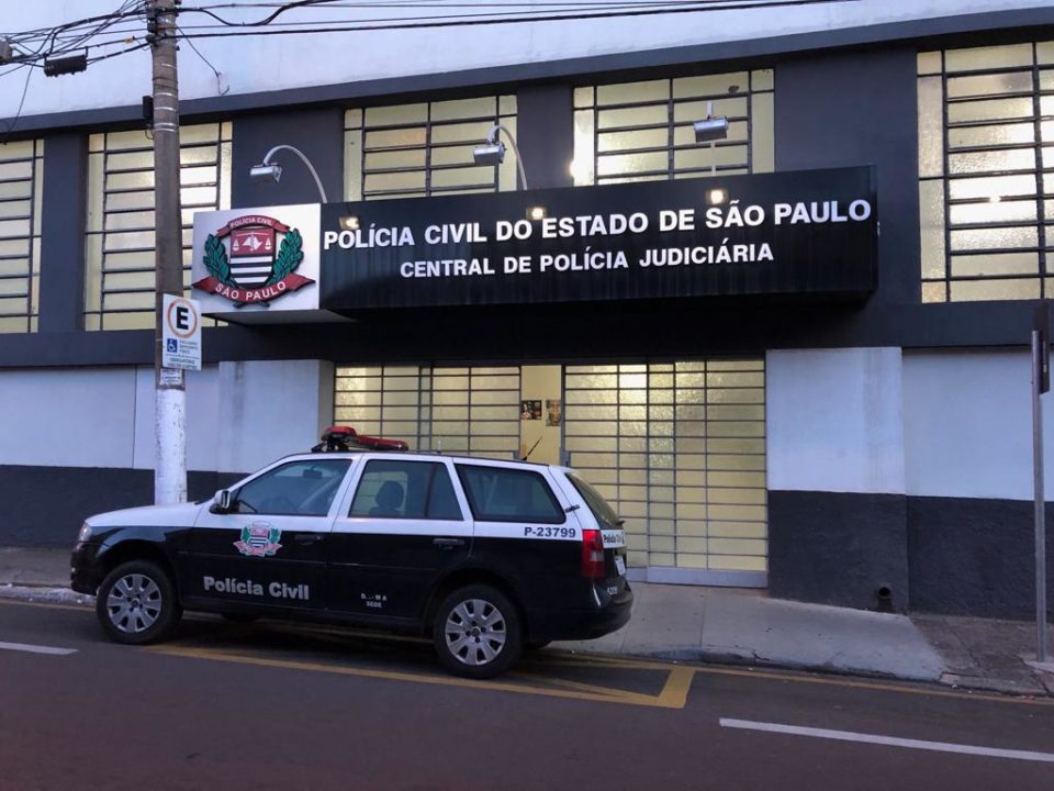 Estudante tem celular furtado na avenida Nelson Spielmann