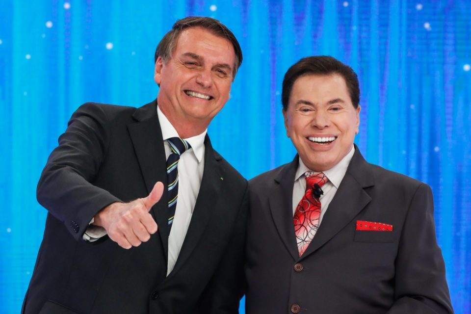 Bolsonaro assiste ao jogo Flamengo e Palmeiras na casa de Silvio Santos