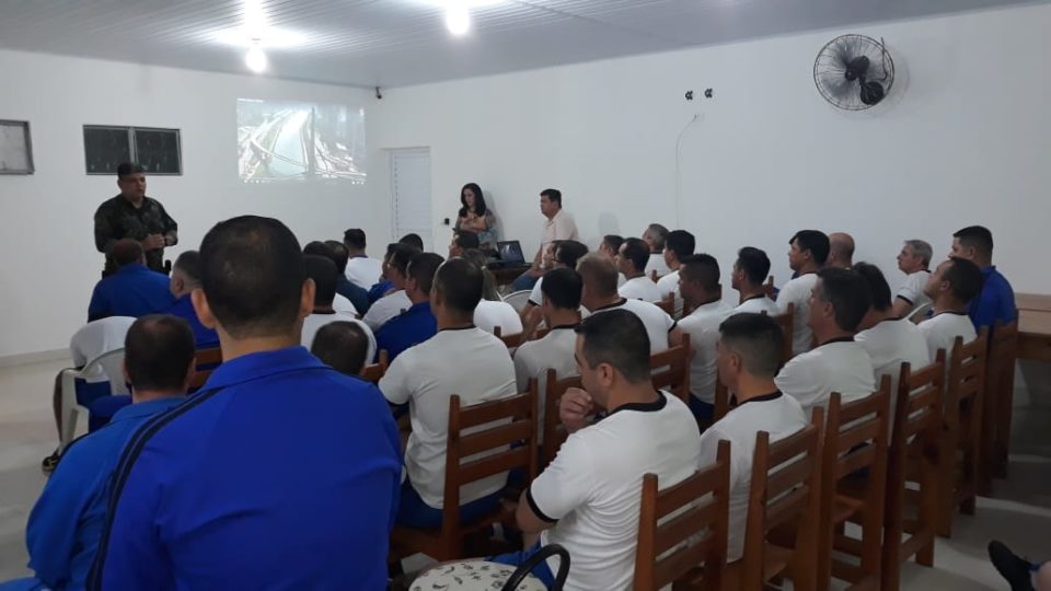 Policiais ambientais participam de palestra para a prevenção ao suicídio