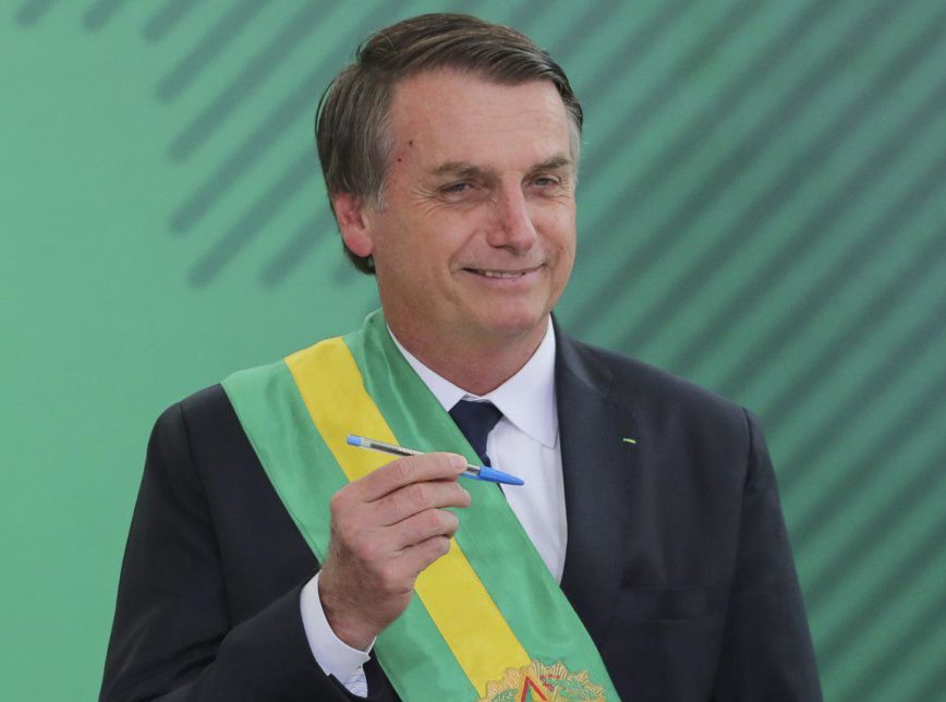 Bolsonaro sanciona com vetos lei que altera regras eleitorais para 2020