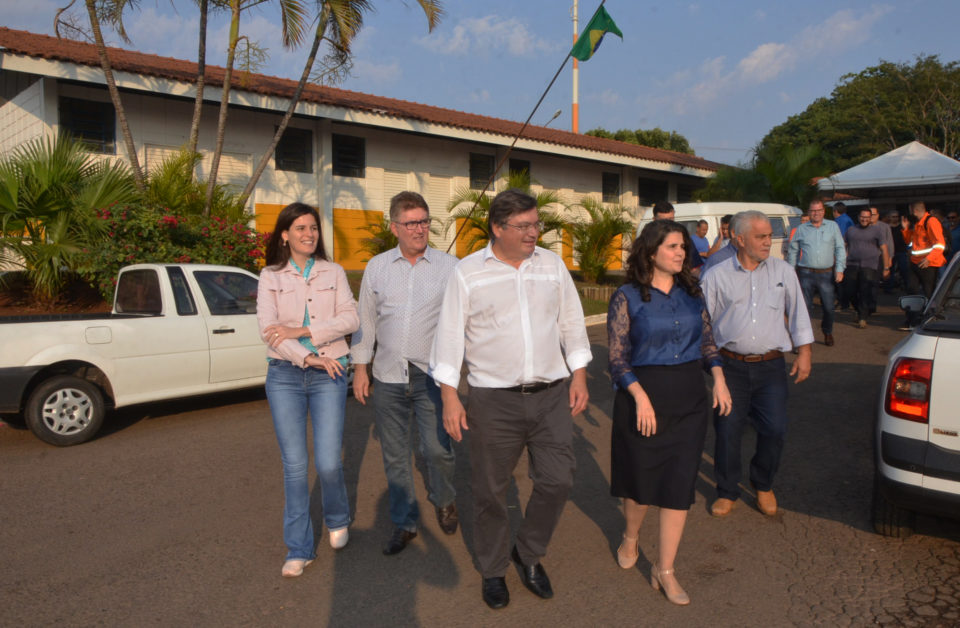 Prefeito inaugura reforma da Secretaria do Meio Ambiente e Limpeza