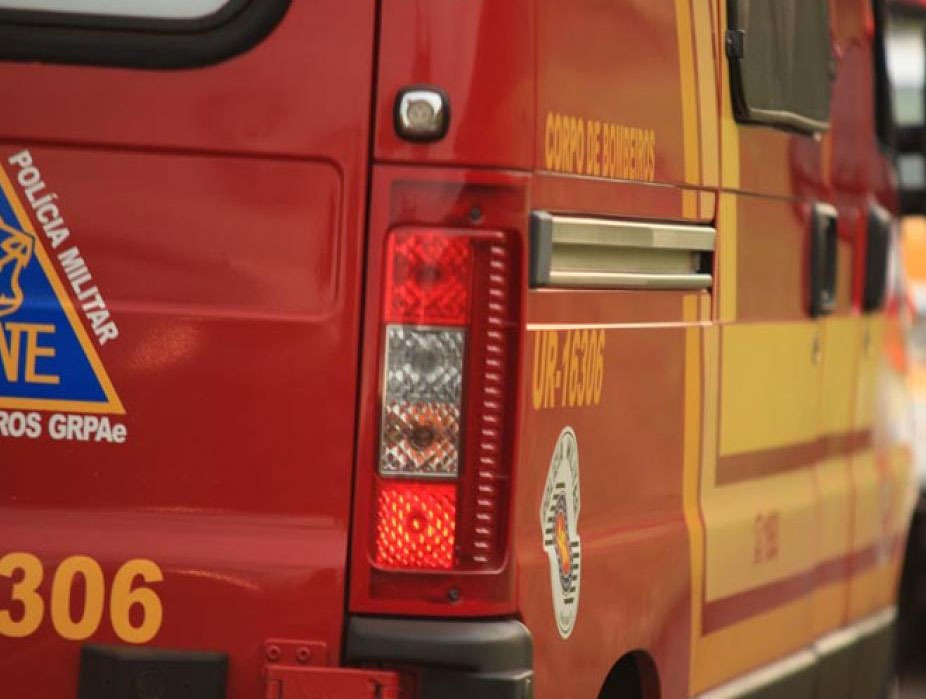 Bombeiros realizam simulado na Praça Saturnino de Brito