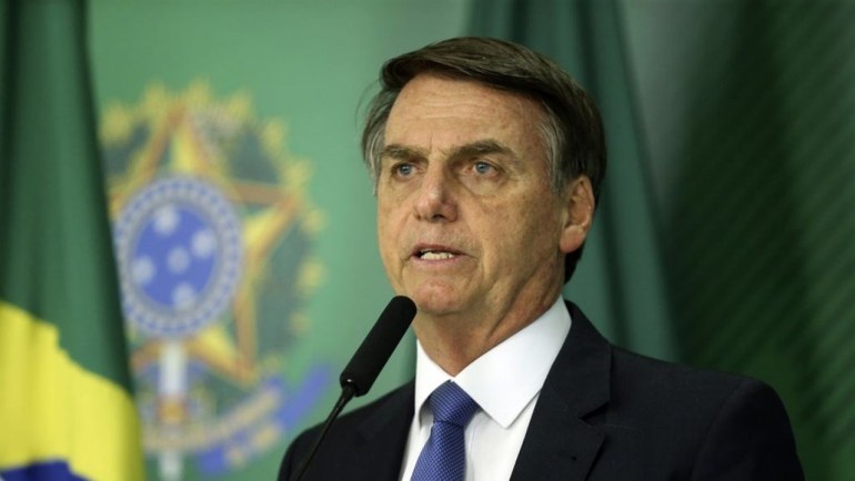 Declaração de Carlos sobre democracia é opinião dele, diz Bolsonaro