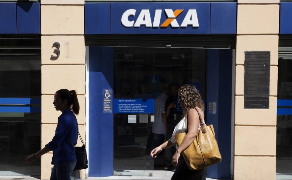 Caixa recomenda que clientes busquem informações sobre o FGTS