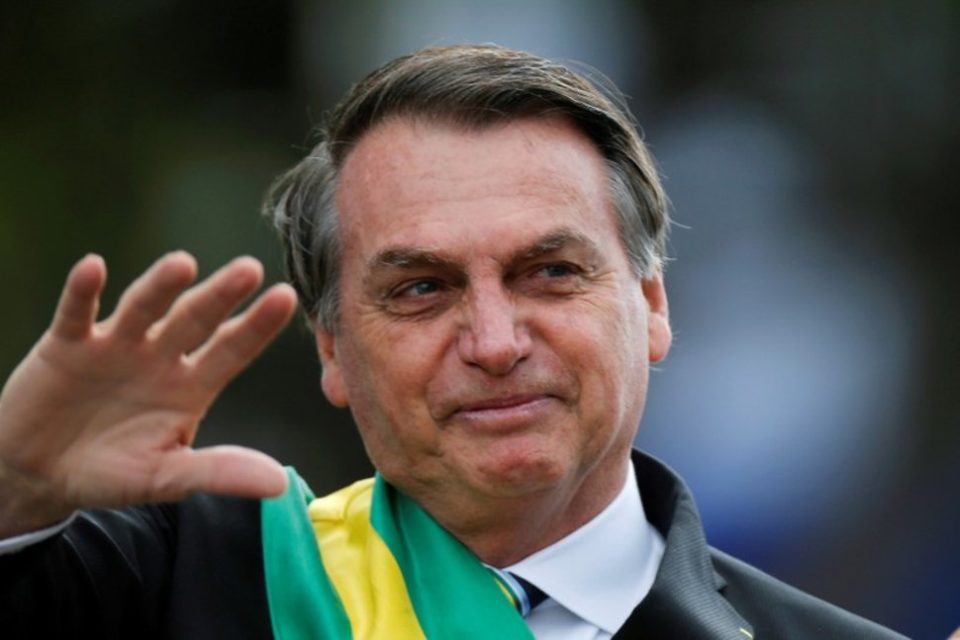 Bolsonaro está bem e sonda será retirada até sexta-feira, diz médico