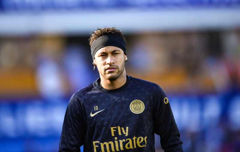 Neymar fica no PSG e terá de reconquistar o clube