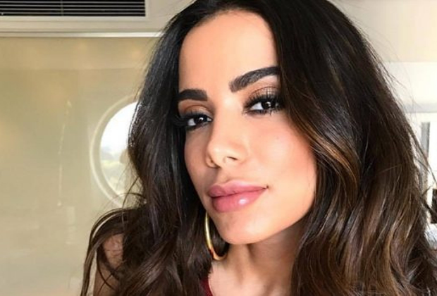 Anitta anuncia projeto musical ‘Brasileirinha’