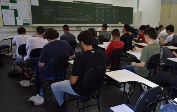 Fies em Marília registra ao menos 1,7 mil estudantes inadimplentes