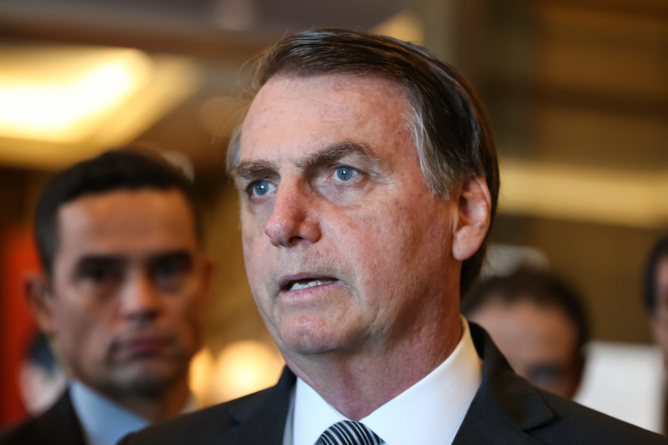 ‘Estou em um país capitalista’, diz, na China, Bolsonaro