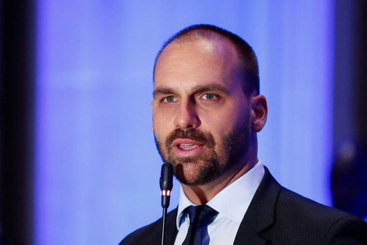 Resistência à indicação de Eduardo Bolsonaro persiste