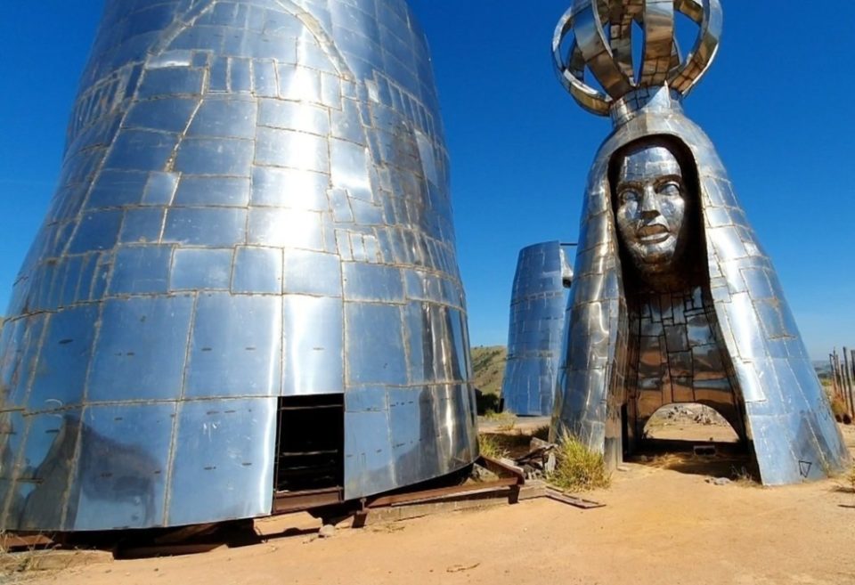 Justiça proíbe cidade de Aparecida de ter estátua de Nossa Senhora