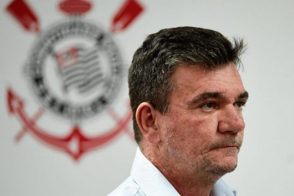 Andrés diz a conselheiros do Corinthians que tentará novo acordo