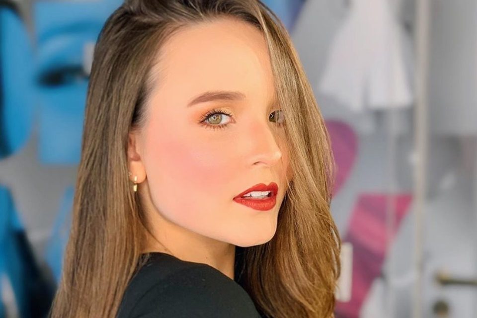 Larissa Manoela não teme ‘praga’ de Silvio Santos ao sair do SBT