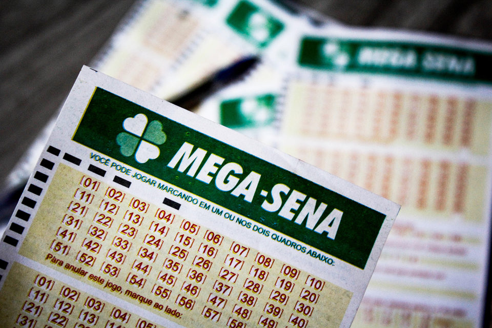 Mega-Sena pode pagar hoje prêmio de R$ 30 milhões