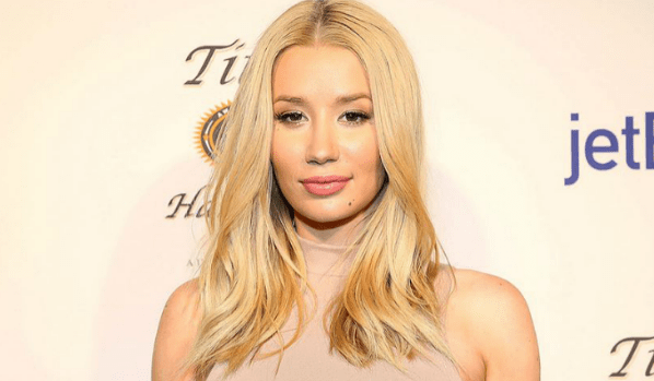 Rapper Iggy Azálea mostra novo disco no Brasil