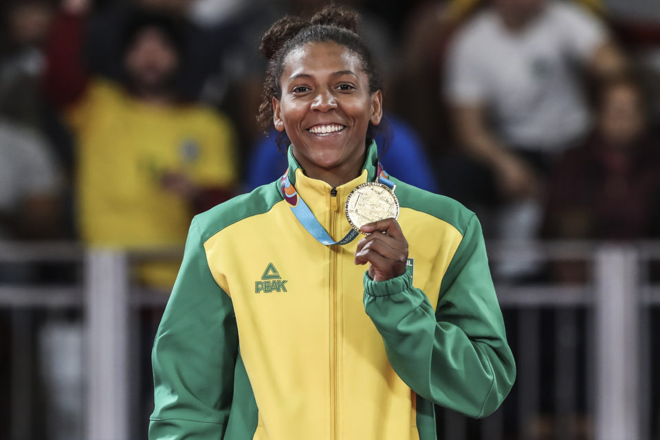 Um mês depois do doping, Rafaela Silva conquista bronze