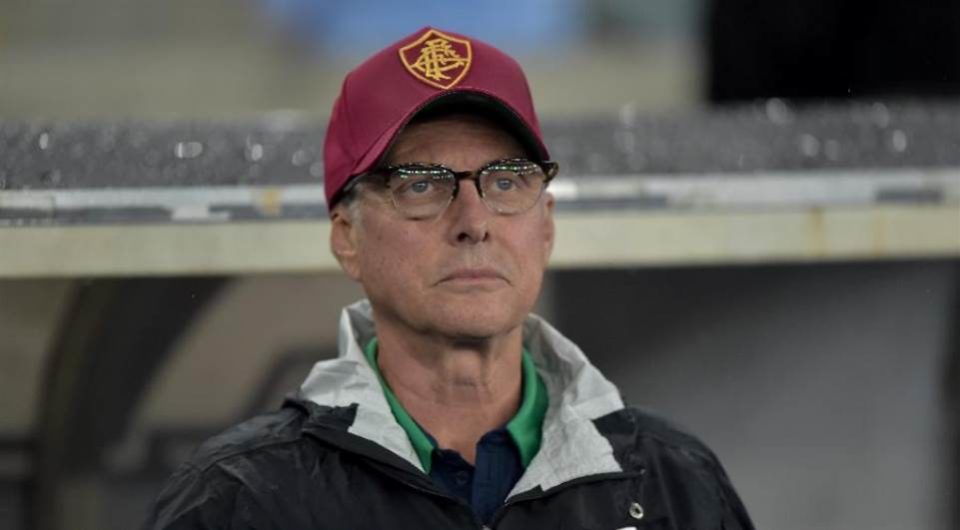 Oswaldo acha ‘inexplicável’ Ganso como capitão no Flu