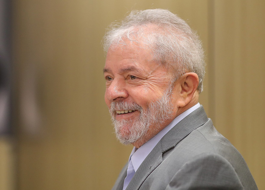 Lula pode ir ao semiaberto, mas juíza deixa decisão para o STF