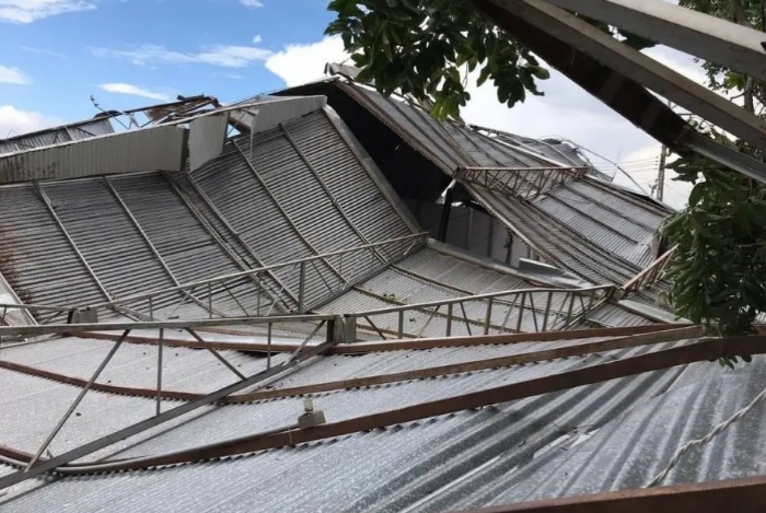 Tempestades deixam rastro de destruição em cidades do interior