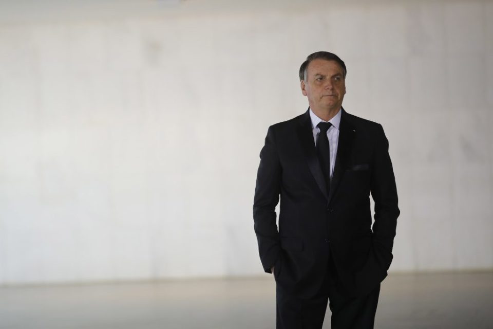 Bolsonaro acusa PT de ir ‘para cima’ de Carlos