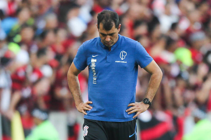 Após goleada no Maracanã, técnico Fábio Carille deixa Corinthians