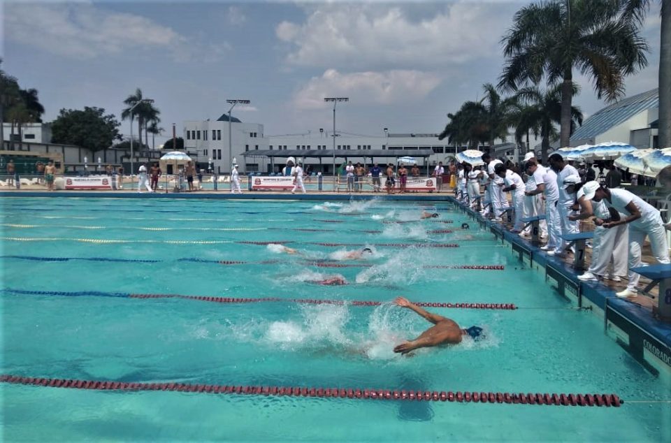 Estrelas da natação brasileira brilham nas piscinas dos Jogos Abertos