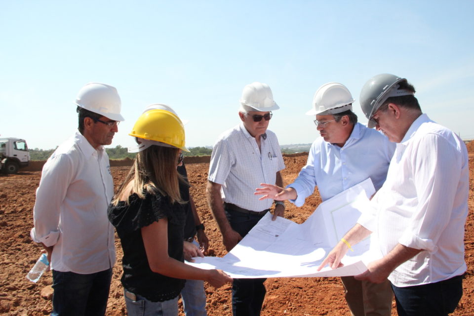 Obras de duas escolas no Maracá e Montana avançam