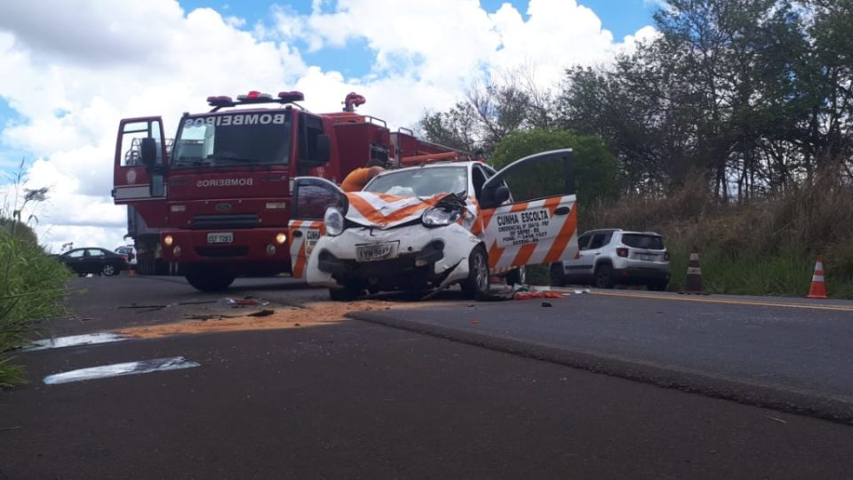 Mulher e bebê morrem em grave acidente na rodovia SP-294