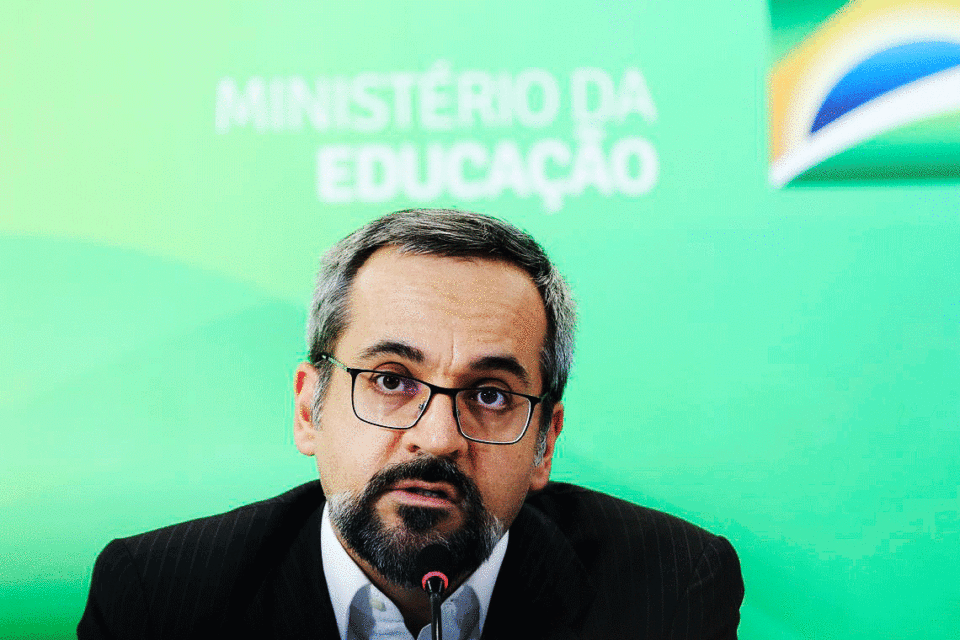 País deve ficar em último em prova internacional, diz Weintraub