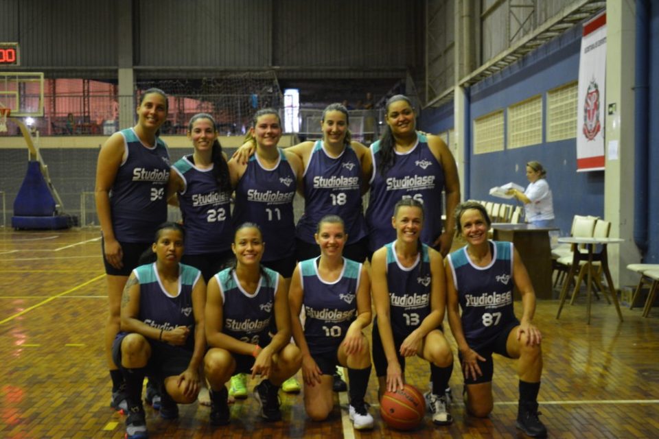 Basquete Feminino: Partida teve momento solidário