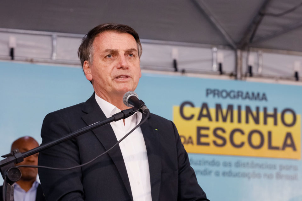 Bolsonaro quer reconhecimento da “família” e do “Estado” no Enem