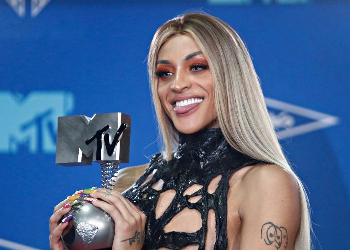 Pabllo Vittar é premiada pela MTV