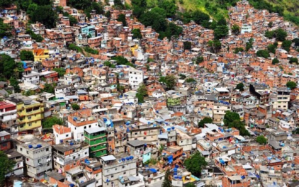 Brasil atinge recorde de pessoas vivendo em condições de miséria